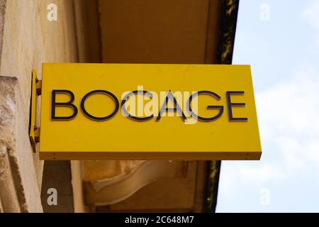 Bordeaux , Aquitaine / Francia - 07 05 2020 : segno del logo Bocage del negozio francese di calzature moda per uomo e donna Foto Stock