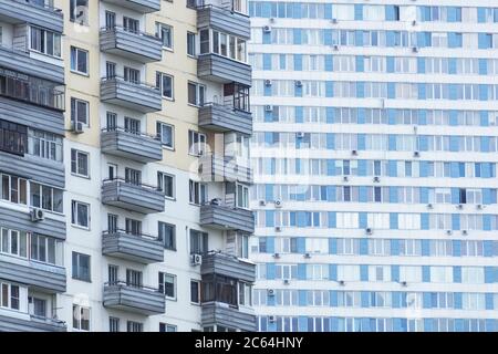 Appartamento in Russia. Case vecchie e nuove a Mosca per l'alloggio. Foto Stock