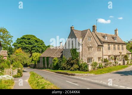 Cottage Weaver tradizionali a Bibury vicino a Cirencester, Inghilterra sudorientale Foto Stock