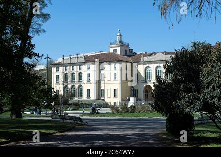 Italia, Lombardia, Milano, Giardini Indro Montanelli, Palazzo Dugnani Foto Stock