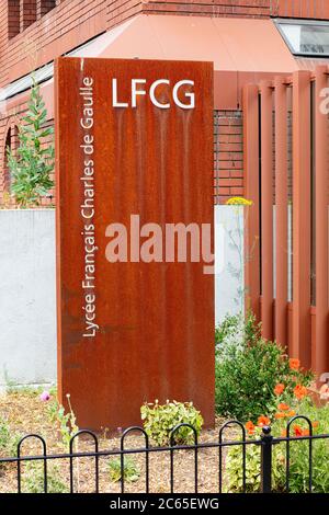 Indicazioni per il Lycée Francais Charles de Gaulle, a South Kensington, Londra Foto Stock