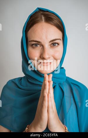 portait immagine attraente di donne con hijab Foto Stock