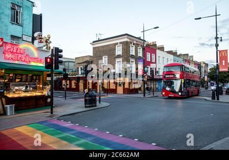 Chiatte a Camden Lock a Night London UK Foto Stock