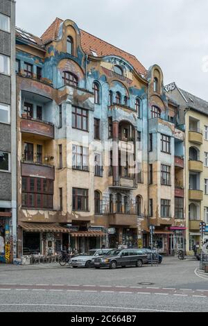 Occupata casa colorata a Berlino Foto Stock