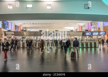 La stazione della metropolitana di Parigi, Francia Foto Stock