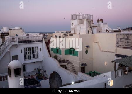 Vista sui tetti della sera Essaouira Foto Stock