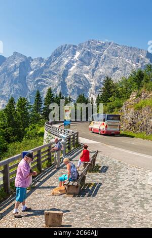 Rossfeld-Panoramastraße dietro Hoher Göll (2,522 m), a Berchtesgaden, Berchtesgadener Land, alta Baviera, Baviera, Germania meridionale, Germania, Europa Foto Stock