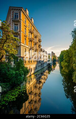 Germania, Amburgo, Eppendorf (distretto), Isebek Canal, Klosterallee Foto Stock