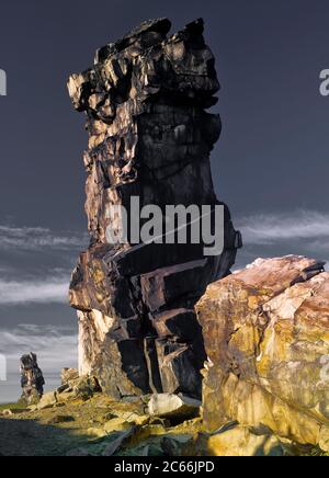 Europa, Germania, Sassonia-Anhalt, Parco Naturale di Harz, Teufelsmauer (Muro del Diavolo) formazione rocciosa vicino Neinstedt Foto Stock
