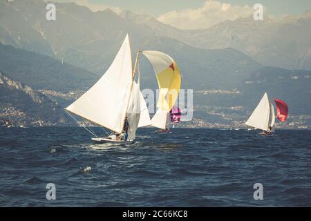 Lago di Como (IT) - Regata con gli amici Foto Stock