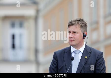 Wadowice, Polonia. 07 luglio 2020. Il Ministro degli Affari Esteri della Repubblica Ceca Tomas Petricek ha visto in una conferenza stampa.incontro dei Ministri degli Affari Esteri del Gruppo Visegrad (V4) - Polonia, Repubblica Ceca, Slovacchia e Ungheria a Wadowice città natale di papa Giovanni Paolo II Credit: SOPA Images Limited/Alamy Live News Foto Stock