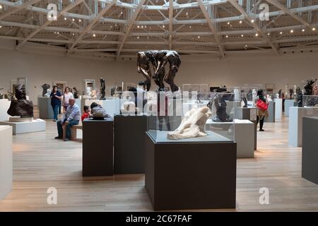 Interno del Museo Soumaya con famose opere di Auguste Rodin Foto Stock