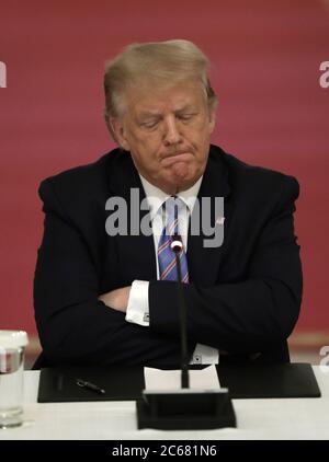 Washington, Stati Uniti. 07 luglio 2020. Il presidente degli Stati Uniti Donald Trump partecipa a un dialogo nazionale sulla riapertura sicura delle scuole alla Casa Bianca di Washington martedì 7 luglio 2020. Foto di Yuri Grippas/UPI Credit: UPI/Alamy Live News Foto Stock