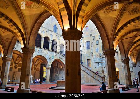 Museo Nazionale del Bargello a Firenze costruito nel 1255. Foto Stock