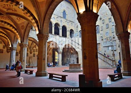 Museo Nazionale del Bargello a Firenze costruito nel 1255. Foto Stock