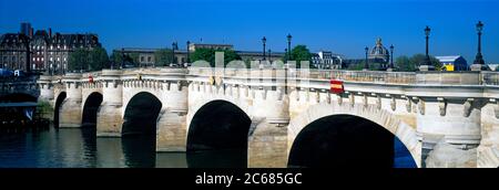 Pont Neuf Bridge e Senna, Parigi, Francia Foto Stock