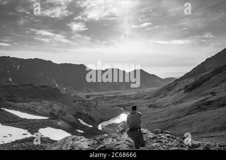 Guardando verso il mare da un punto dei monti Chugach Foto Stock