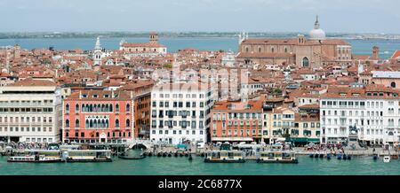 Vista della città e degli edifici, Venezia, Veneto, Italia Foto Stock