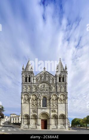 Cattedrale di Saint Pierre facciata, Angouleme, Charente Maritime, Nuova regione Aquitania, Francia Foto Stock