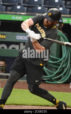 Pittsburgh Pirates Colin Moran si pratica durante gli allenamenti estivi al PNC Park di Pittsburgh martedì 7 luglio 2020. La Major League Baseball sta iniziando la stagione 2020 dopo la pandemia di COVID-19 che ha causato mesi di ritardi. Foto di Archie Carpenter/UPI Foto Stock