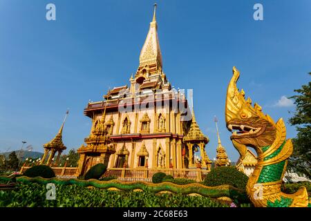 Il più importante dei 29 templi buddisti di Phuket è Wat Chalong o formalmente Wat Chaiyatharam, situato nel distretto di Chalong, Mueang Phuk Foto Stock