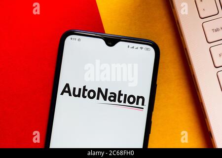 Brasile. 28 Marzo 2020. In questa illustrazione fotografica viene visualizzato il logo AutoNation sullo smartphone. Credit: Rafael Henrique/SOPA Images/ZUMA Wire/Alamy Live News Foto Stock