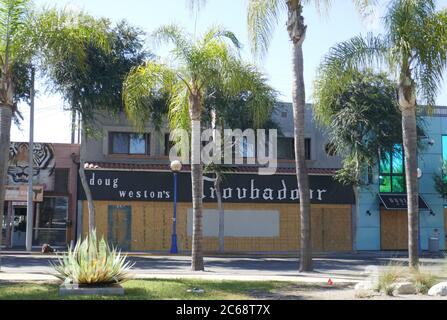 West Hollywood, California, USA 11 giugno 2020 UNA visione generale dell'atmosfera di imbarco Troubadour luogo durante Coronavirus Covid-19 Pandemic il 7 luglio 2020 a West Hollywood, California, USA. Foto di Barry King/Alamy Stock foto Foto Stock