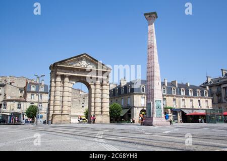 Bordeaux , Aquitania / Francia - 11 10 2019 : Bordeaux piazza vittoria nel centro della città Francia Foto Stock