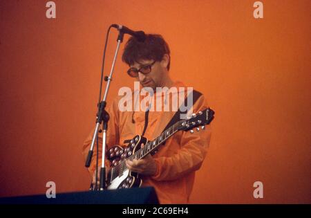 Lightning Seeds che si esibisce al Glastonbury Festival 1998, Worthy Farm , Pilton, Somerset, Inghilterra, Regno Unito. Foto Stock