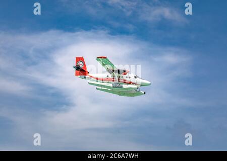 Male, Maldive - 20 febbraio 2018: TMA - Trans Maldivian Airways De Havilland Canada DHC-6-300 Twin Otter idrovolante a Male aeroporto (MLE) Maldive Foto Stock