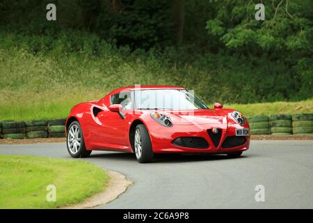 Una Alfa Romeo 4C rossa 2016. Foto Stock