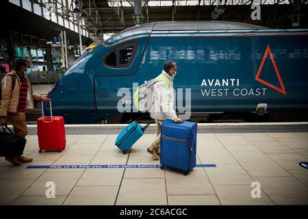 FirstGroup Trenitalia Avanti West Coast rail franchise WCML West Coast linea principale Alstom Classe 390 treno Pendolino da Londra a Manchester presso MCR Pic Foto Stock