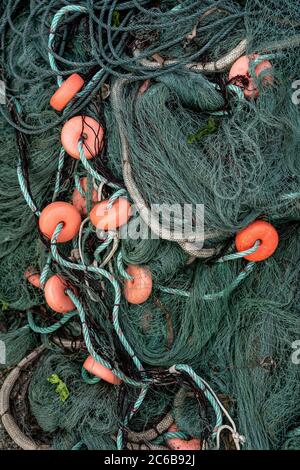 Overhead view of an entangled green fishing net Foto Stock