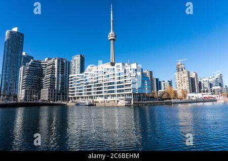 Lungomare e edifici moderni a Toronto, Canada Foto Stock