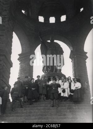 Paesaggi e costumi popolari nella bassa Sassonia Heinrich Hoffmann Fotografie 1934 fotografo ufficiale di Adolf Hitler, e un politico e editore nazista, che era un membro del circolo intimo di Hitler. Foto Stock