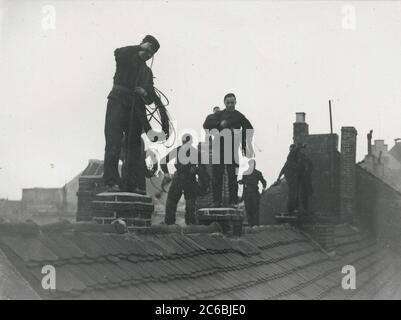 Competizione professionale imperiale, gruppo di spazzatrici a camino Heinrich Hoffmann Fotografie 1934 fotografo ufficiale di Adolf Hitler, e un politico e editore nazista, che era un membro del circolo intimo di Hitler. Foto Stock