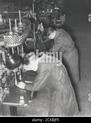 Competizione professionale imperiale, gruppo di spazzatrici a camino Heinrich Hoffmann Fotografie 1934 fotografo ufficiale di Adolf Hitler, e un politico e editore nazista, che era un membro del circolo intimo di Hitler. Foto Stock