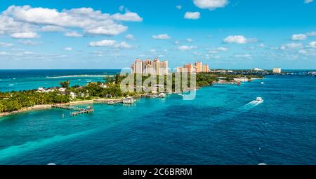 Vista panoramica della piccola isola presso il porto delle navi da crociera di Nassau nelle Bahamas. Foto Stock