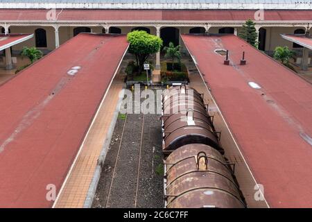 Questa stazione ferroviaria messicana non è più in uso Foto Stock