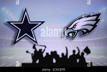 Dallas Cowboys vs. Philadelphia Eagles. Supporto dei fan su NFL Game. Silhouette di tifosi, grande schermo con due rivali in background. Foto Stock