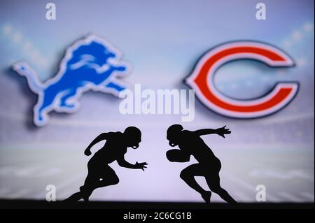 Detroit Lions vs. Chicago Bears. Poster corrispondenza NFL. Due giocatori di calcio americani si affacciano sul campo. Logo club in background. Foto Stock