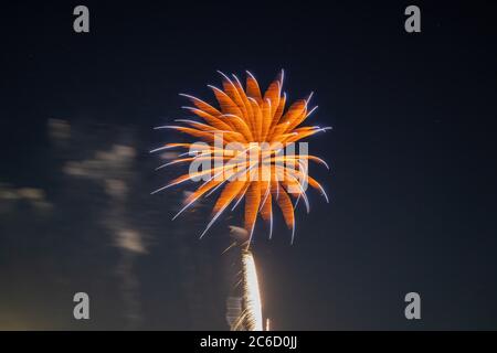 Bellissimi fuochi d'artificio del 4 luglio al lago Las Vegas, Nevada Foto Stock