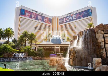 Las Vegas, 30 GIUGNO 2020 - Vista esterna del Casinò Mirage Foto Stock