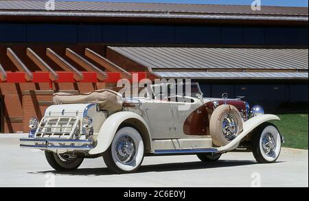 1934 Duexenberg ( Domino;s Duesy) fuori dal Domino's Classic Car Museum ad Ann Arbor Michigan 1988 Foto Stock