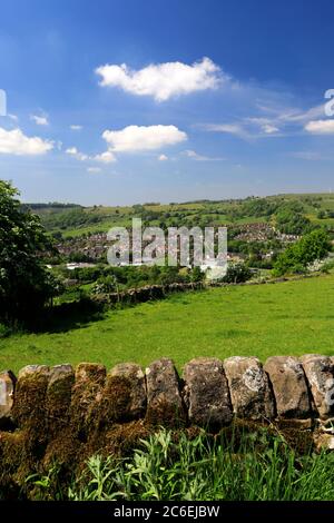 Vista sulla città di Wirksworth, Derbyshire Dales, Derbyshire, Inghilterra Foto Stock