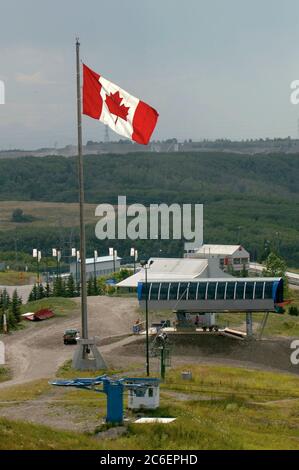 Calgary, Alberta CANADA 27 luglio 2005: Parco olimpico del Canada con la cima della seggiovia che guarda ad ovest dalla piattaforma di salto con gli sci di 90 metri. ©Bob Daemmrich Foto Stock