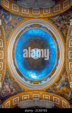 Italia Lazio Roma, il Vaticano e la Basilica di San Pietro Foto Stock