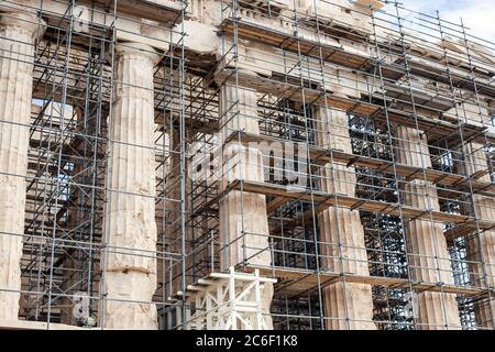 Frammento del Partenone, un tempio arcaico situato sull'Acropoli di Atene Foto Stock