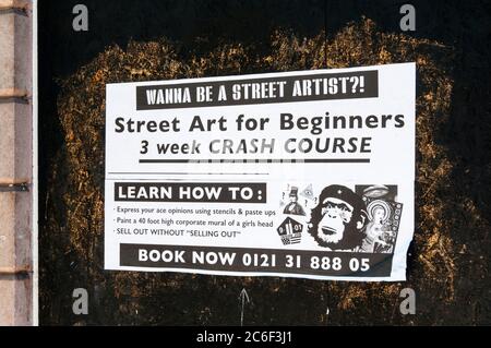Incolla su poster graffiti offre un crash corso in essere un artista di strada. Foto Stock