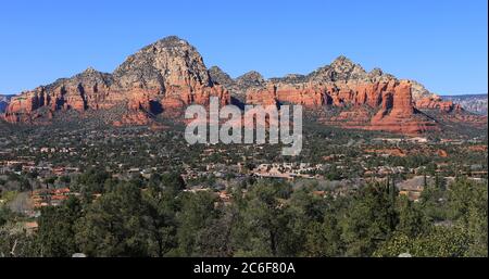 Scena di Sedona, Stati Uniti dal percorso dell'aeroporto, una vista ampia Foto Stock